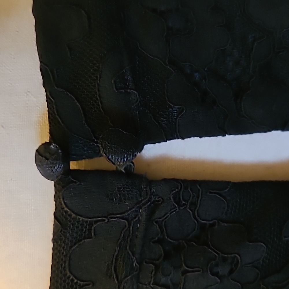 NWT Black Lace Halter Style Top - Picture 7 of 8